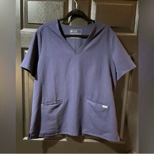 FIGS Casma Three Pocket Scrub Top